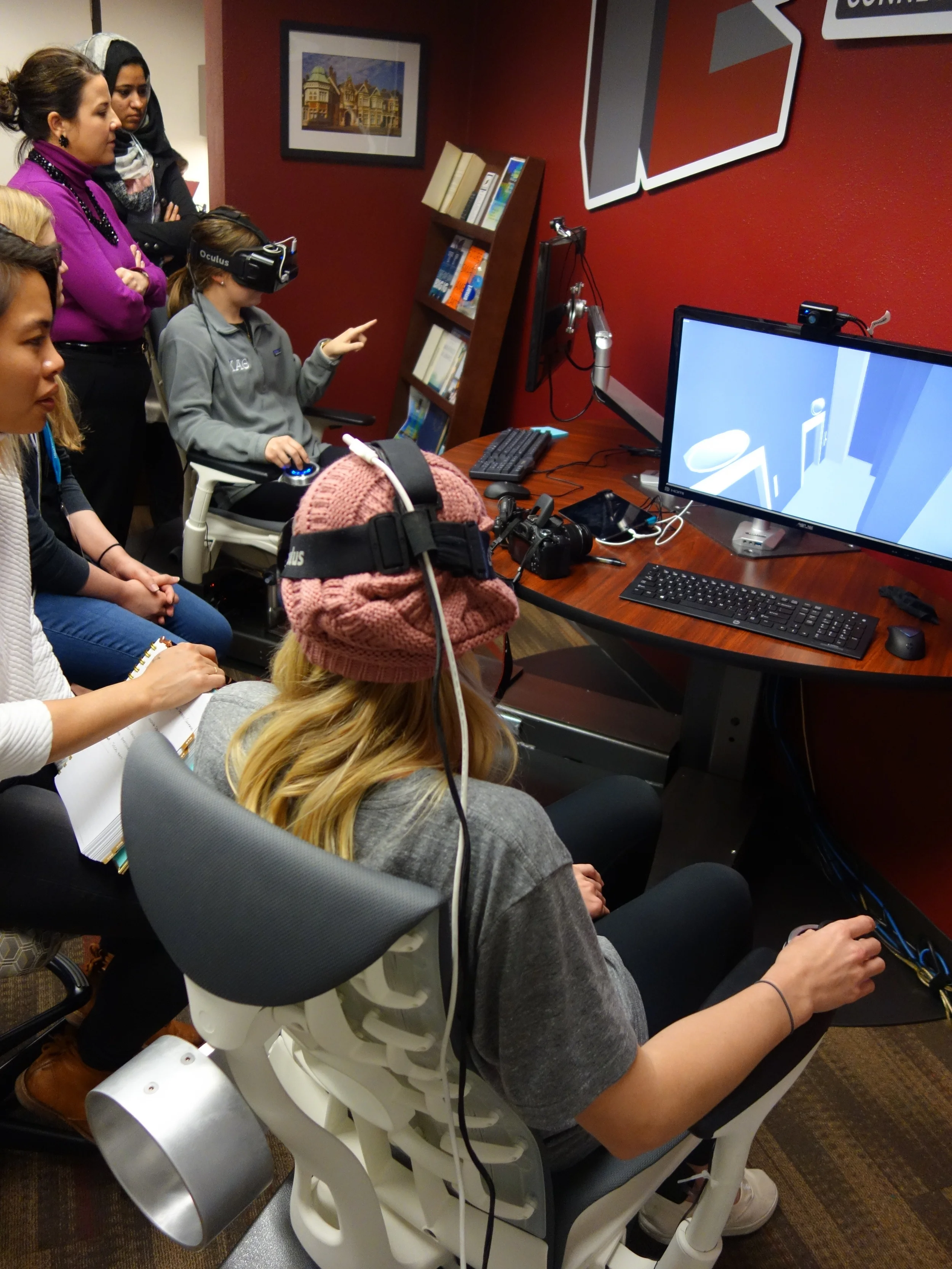 Student using OVAL in virtual reality